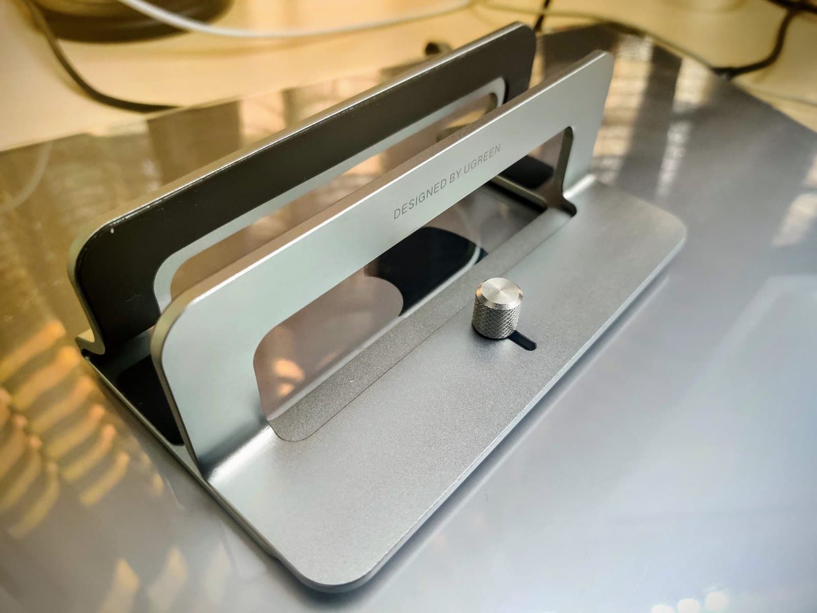 Vertical Aluminum Laptop Stand